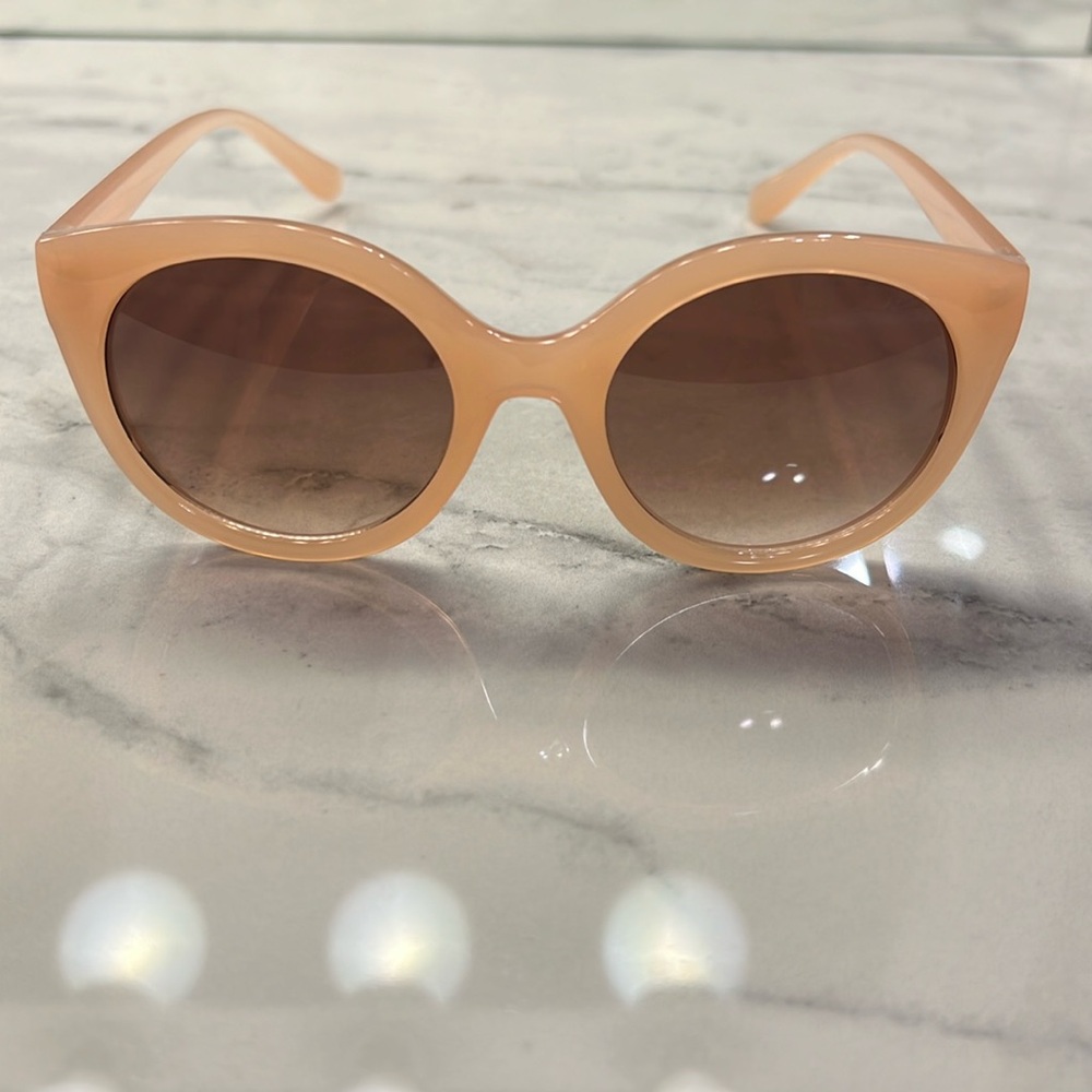 Boutique Nude Sunglasses ✨💕